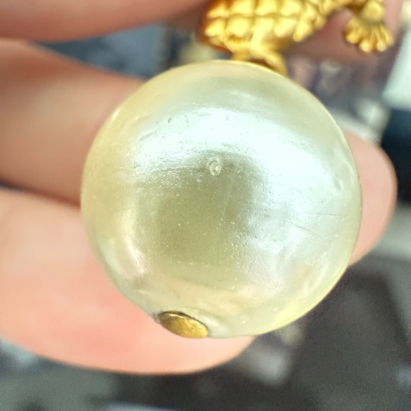 LOT 2222 RUNWAY 24K gold plated CHANEL vintage lizard Earrings with Pearls 1991 - Picture 16 of 17